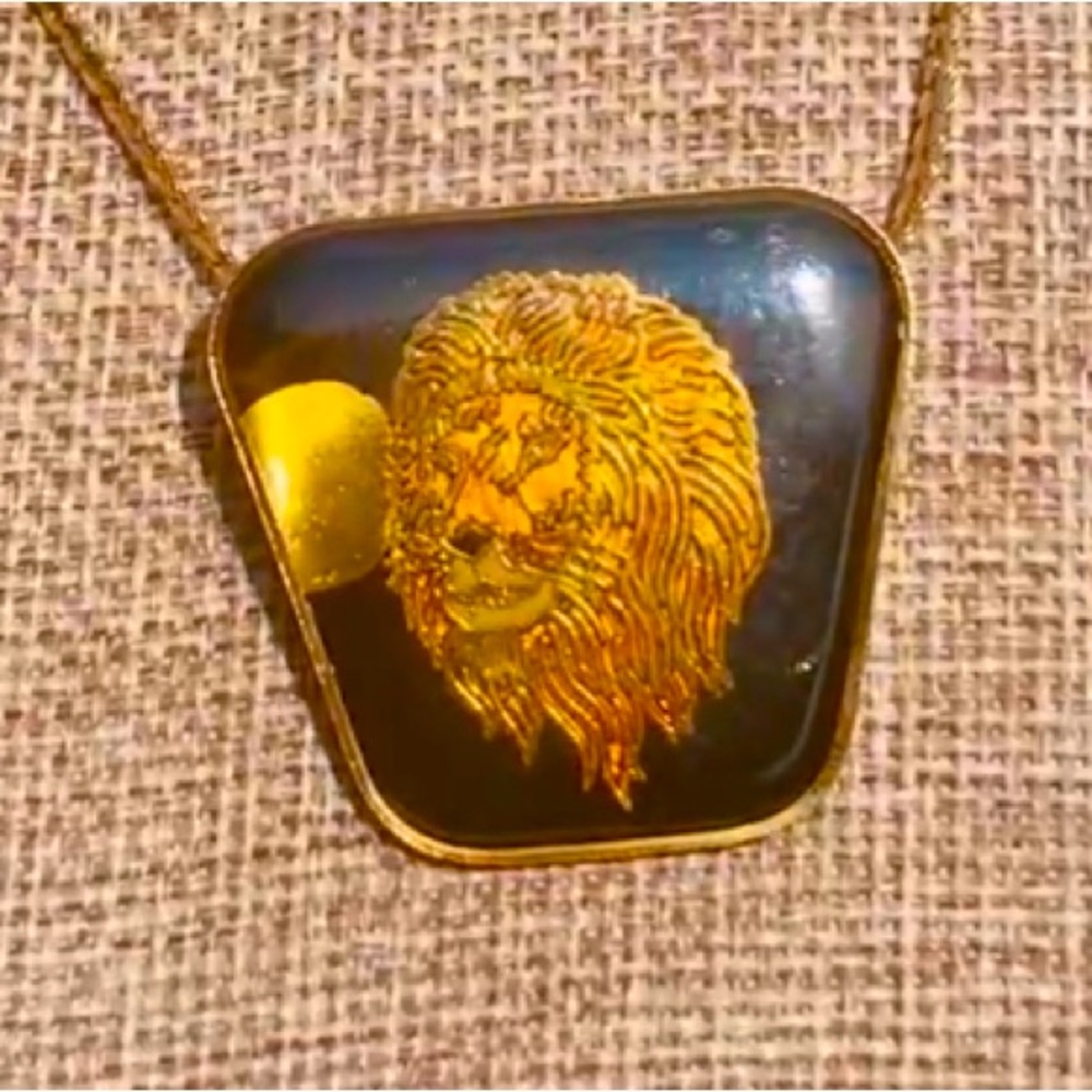 Giovanni Signed Leo “Lion” Necklace (18” long)